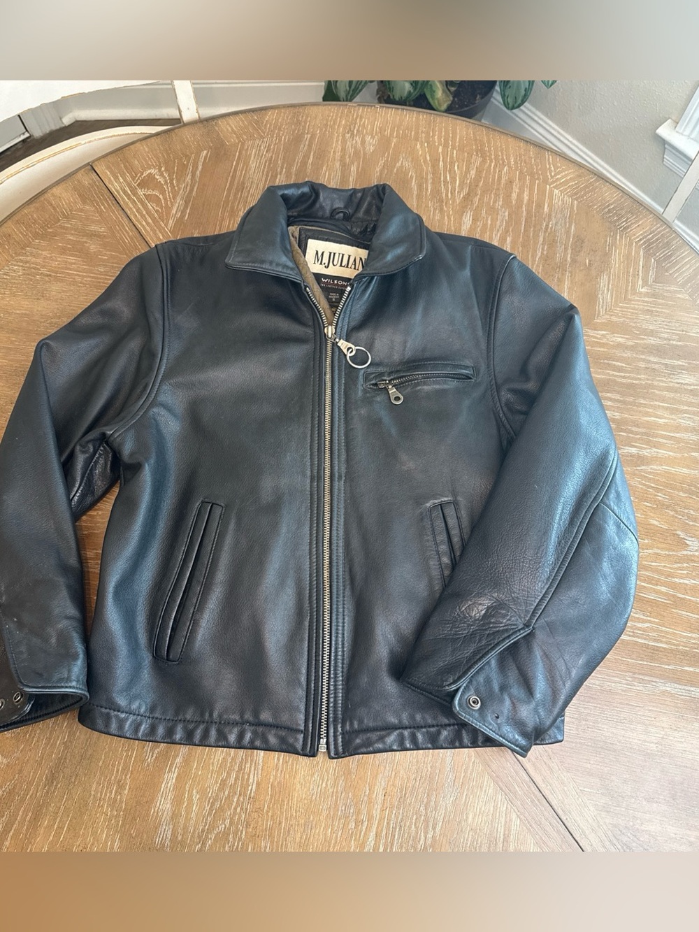 Wilson's M Julian black
Leather jacket with removable lining READ